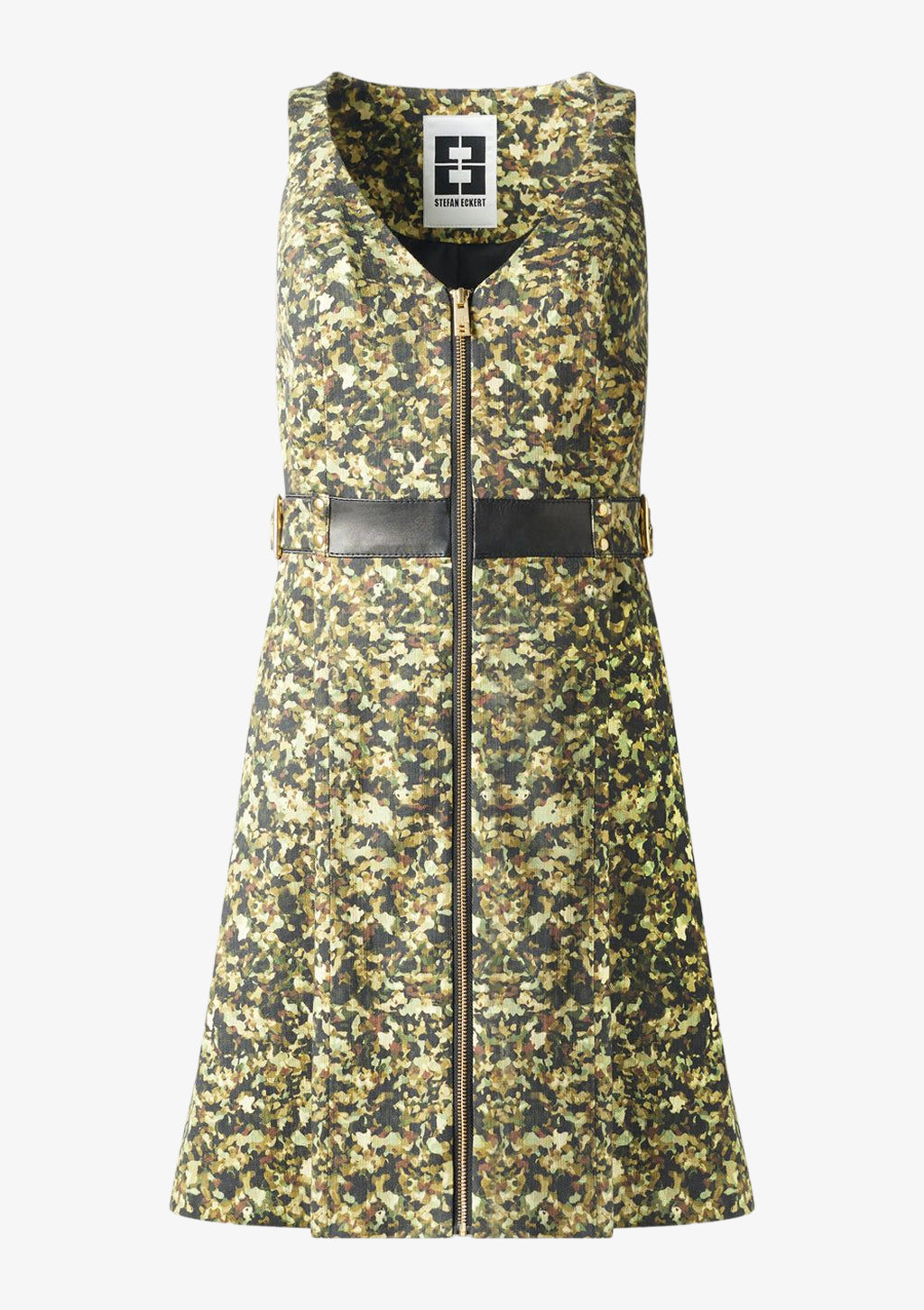 Camouflage Minikleid mit Ledergürtel von Designer Stefan Eckert. Erhältlich in Hamburg, London, New York, London und Paris. Sheath dress camouflage with leather belt by designer Stefan Eckert. Available in Hamburg, London, New York, London and Paris.