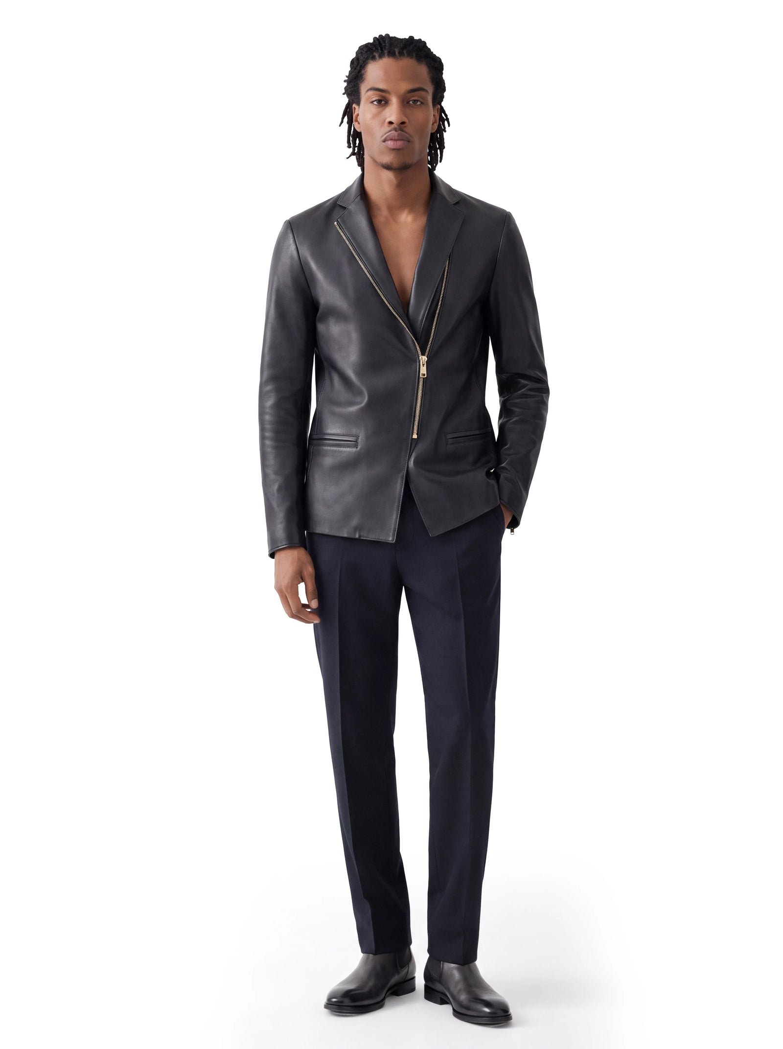 Luxus Designer Lederblazer für Herren aus hochwertigem Lammleder mit elegantem Revers, asymmetrischem Reißverschluss, feinen Paspeltaschen und körpernaher Schnittführung.