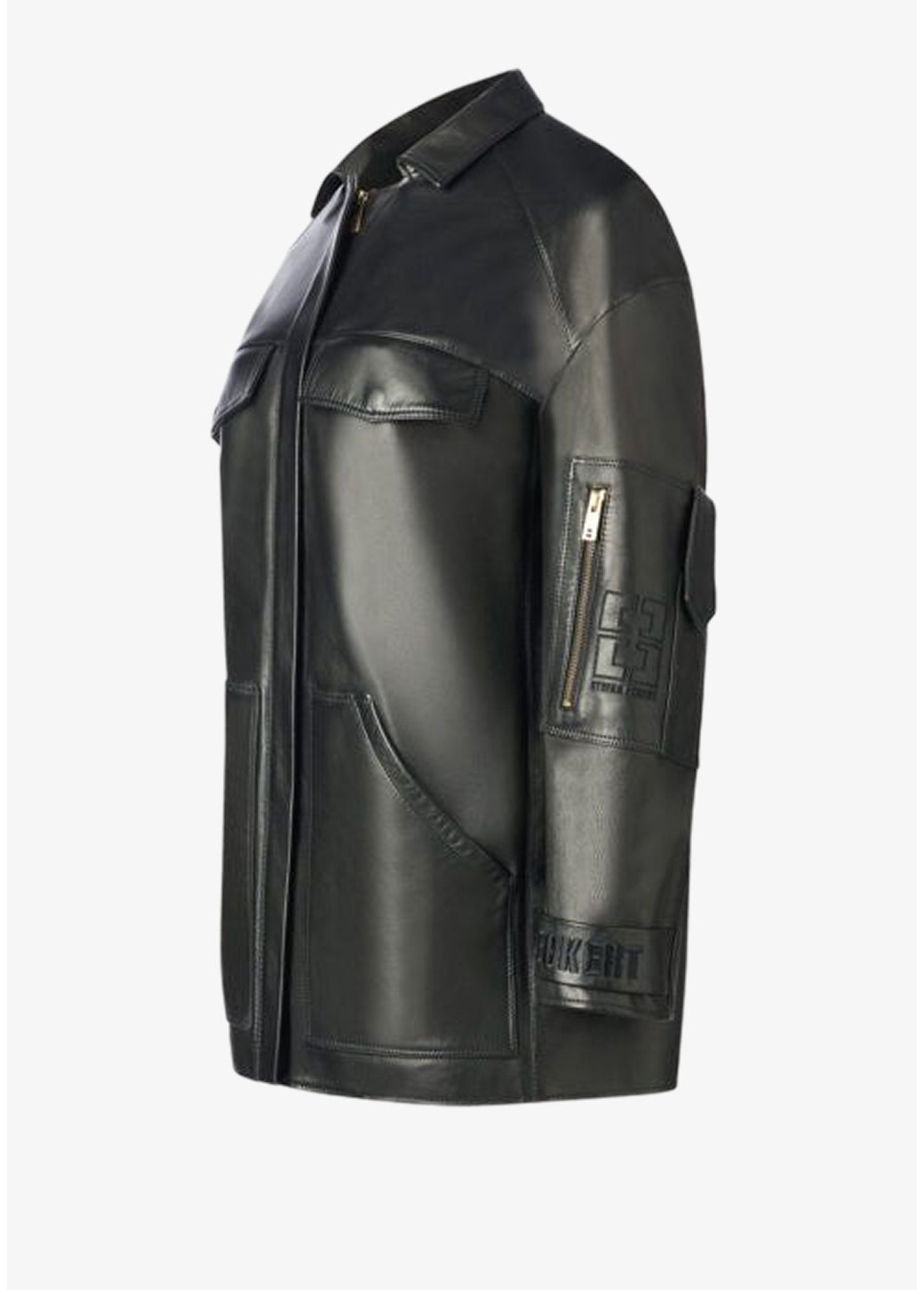 Schwarze Designer Lederjacke für Damen aus Lammleder im Workwear-Stil mit Pattentaschen, Ärmeltasche und Metallreißverschlüssen von Stefan Eckert in Seitenansicht.