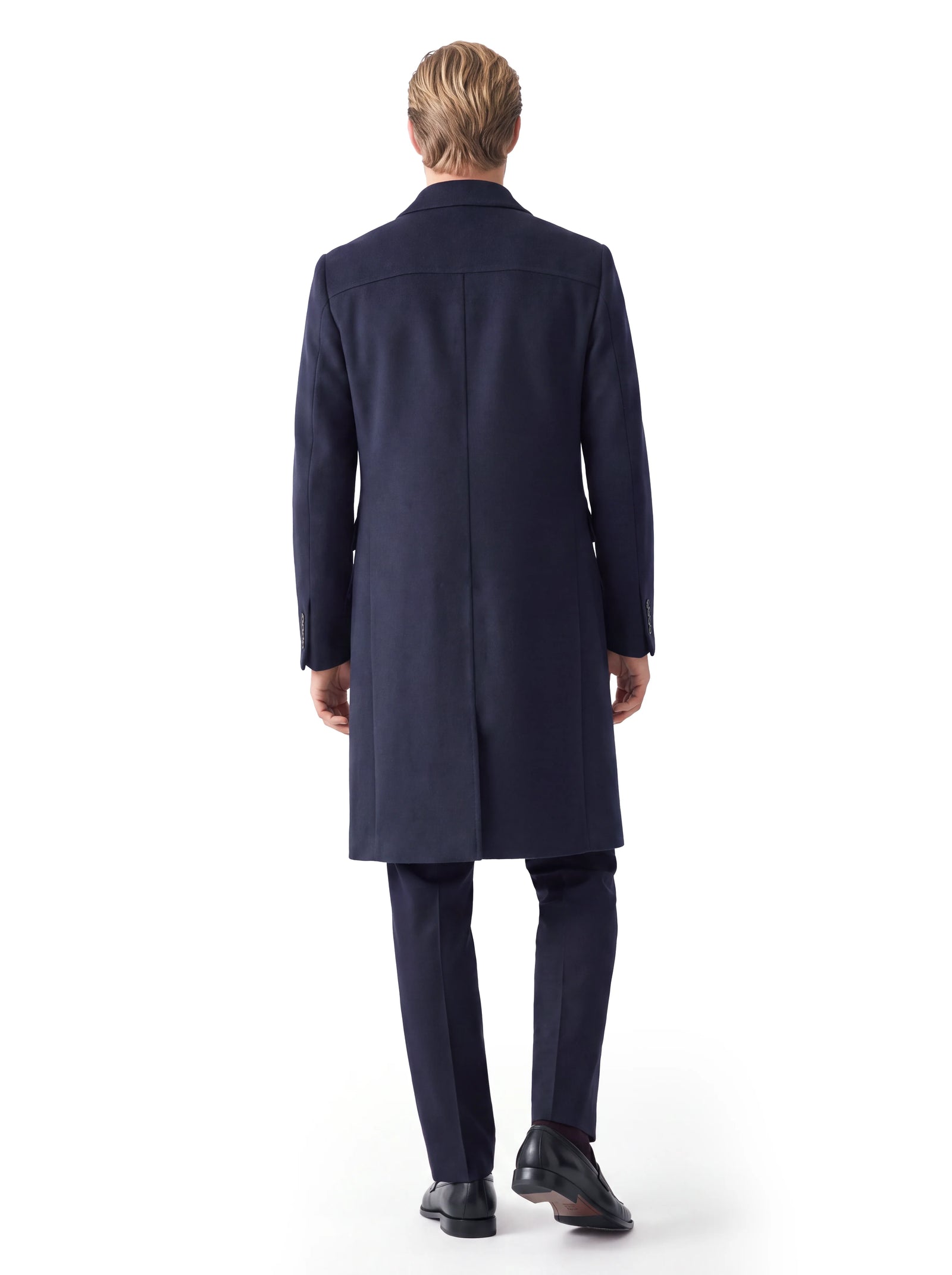 Luxus Herrenmantel aus schwarzem Double-Kaschmir mit präziser Rückenlinie, klassischem Schnitt und lang geschnittener Silhouette, von Designer Stefan Eckert