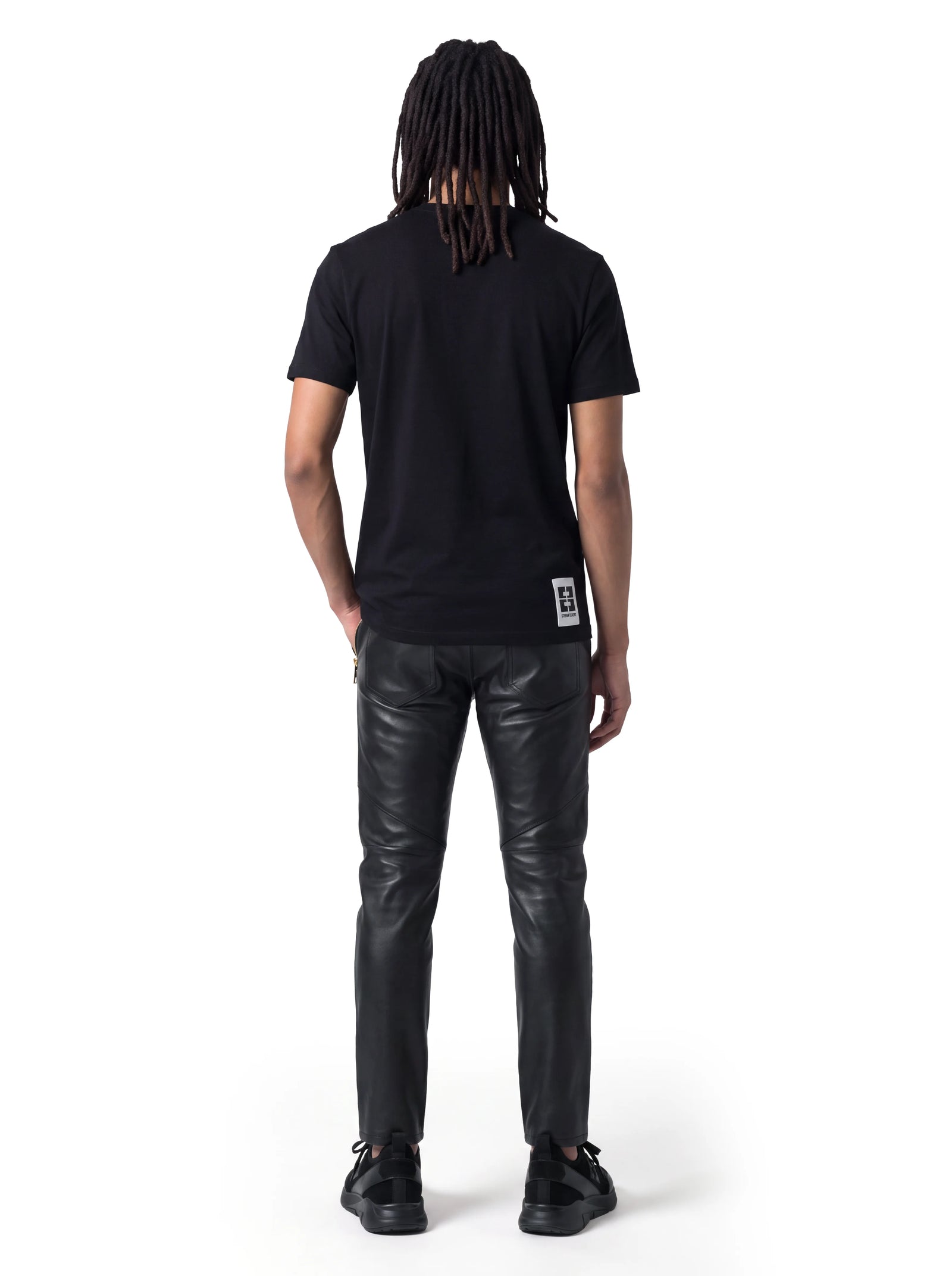 Luxus Designer T-Shirt von Stefan Eckert aus 100 % Bio-Baumwolle mit hochwertigem Interlock-Jersey, entspannter Passform und präziser Verarbeitung, Made in Germany. Rückansicht
