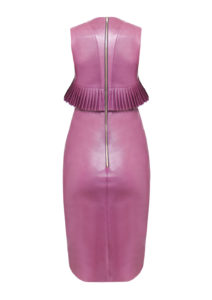 Lederkleid mit Plissee-Bordüre-mit-Falten,-Farbe-berry,-von-Designer Stefan-Eckert aus Hamburg-2