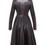 Ledermantel Damen mit Plisseefalten, aus edlem Lammleder, Von Designer Stefan Eckert aus Hamburg