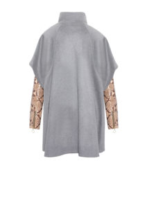 Exklusiver Poncho Double Kaschmir mit Pythonärmeln aus luxuriösem Kaschmir von Designer Stefan Eckert. Erhältlich online und im Store in Hamburg