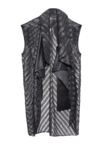 Volantweste aus Spitze-Bluse mit Drapage-Kragen, aus schwarzer Spitze, transparent, Seide, von Designer Stefan Eckert aus Hamburg-1