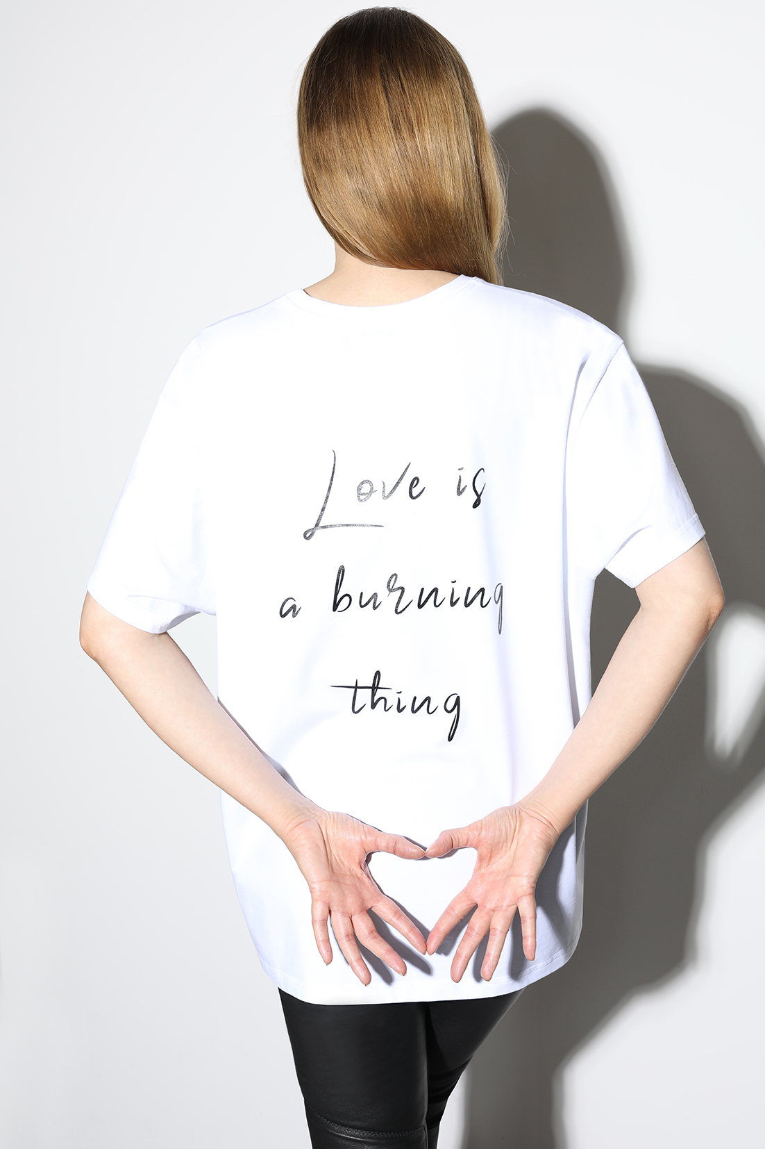 T-shirt--The-Kiss-,-sustainably-made-from-organic-cotton,-by-designer-Stefan-Eckert-2