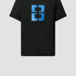 Designer T-Shirt by Stefan Eckert, made of high quality organic cotton, with lamb leather logo embroidery. For men and women. Available in two sizes.