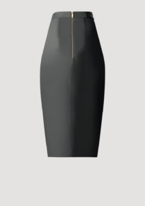 Bleistiftrock mit langem Schlitz im Vorderteil und Lederbund von Designer Stefan Eckert. Erhältlich in Hamburg, London, New York, London und Paris. Pencil skirt with long front slit and leather waistband by designer Stefan Eckert. Available in Hamburg, London, New York, London and Paris.