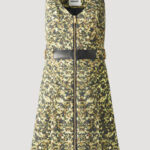 Camouflage Minikleid mit Ledergürtel von Designer Stefan Eckert. Erhältlich in Hamburg, London, New York, London und Paris. Sheath dress camouflage with leather belt by designer Stefan Eckert. Available in Hamburg, London, New York, London and Paris.