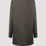 Bonnie Blazer, Doppelreihiger Blazer für Damen aus brauner feiner Wolle mit geflochtenem Lederkragen aus hochwertigem Lammleder von Designer Stefan Eckert. Erhältlich in Hamburg, London, New York, London und Paris. Double-breasted blazer for women made of brown fine wool with braided leather collar made of high quality lambskin by designer Stefan Eckert. Available in Hamburg, London, New York, London and Paris.