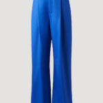 Anzughose blau aus feiner Wolle für Damen von Designer Stefan Eckert. Erhältlich in Hamburg, London, New York, London und Paris. Suit pants blue fine wool for women by designer Stefan Eckert. Available in Hamburg, London, New York, London and Paris.