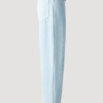 Jeanshose Herren hellblau von Designer Stefan Eckert. Erhältlich in Hamburg, New York, London, Paris und Mailand. Jeans pants men light blue by designer Stefan Eckert. Available in Hamburg, New York, London, Paris and Milan.