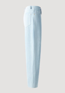 Jeanshose Herren hellblau von Designer Stefan Eckert. Erhältlich in Hamburg, New York, London, Paris und Mailand. Jeans pants men light blue by designer Stefan Eckert. Available in Hamburg, New York, London, Paris and Milan.