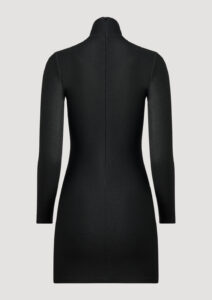 Kleid aus Merinowolle von Designer Stefan Eckert. Erhältlich in Hamburg, New York, London, Paris und Mailand. Dress in merino wool by designer Stefan Eckert. Available in Hamburg, New York, London, Paris and Milan.