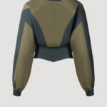 Windbreaker für Damen in khaki und schwarz von Designer Stefan Eckert. Erhältlich in Hamburg, London, New York, London und Paris. Windbreaker for women in khaki and black by designer Stefan Eckert. Available in Hamburg, London, New York, London and Paris.